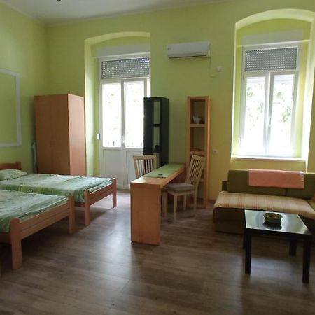 Apartment Kiki Новий Сад Екстер'єр фото