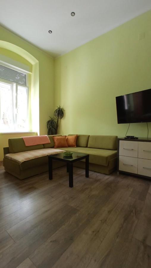 Apartment Kiki Новий Сад Екстер'єр фото